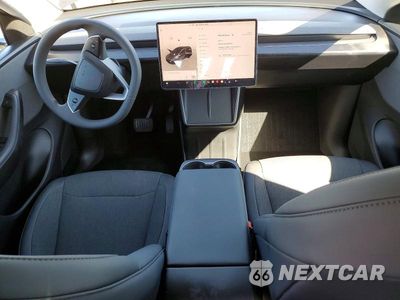 Zdjęcie 8 z 12 samochodu: 2026 TESLA MODEL Y VIN:7SAYGDED3TA626472 - miniatura