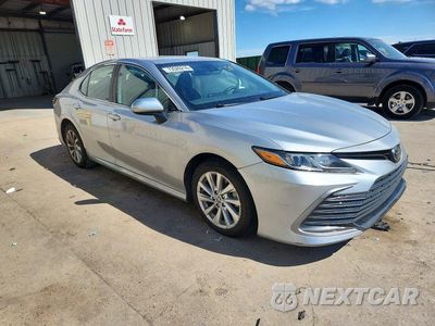 Czwarte zdjęcie samochodu z boku: 2023 TOYOTA CAMRY LE VIN:4T1C11AK3PU103959 - miniatura
