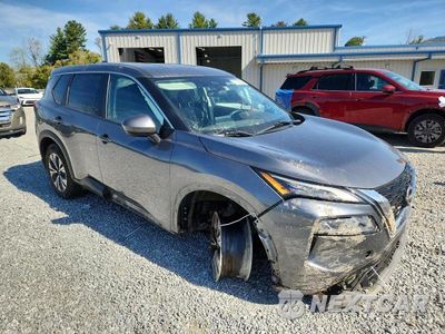Czwarte zdjęcie samochodu z boku: 2023 NISSAN ROGUE SV VIN:5N1BT3BA9PC815910 - miniatura
