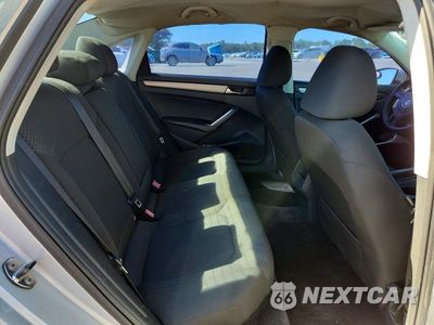 Zdjęcie 10 z 12 samochodu: 2012 VOLKSWAGEN PASSAT S VIN:1VWAP7A38CC063722 - miniatura