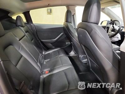 Zdjęcie 10 z 12 samochodu: 2022 TESLA MODEL Y VIN:7SAYGDEE3NF512101 - miniatura