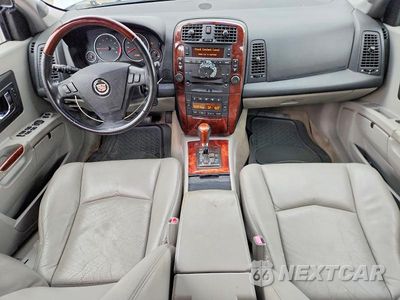 Zdjęcie 8 z 13 samochodu: 2006 CADILLAC SRX VIN:1GYEE637360164400 - miniatura