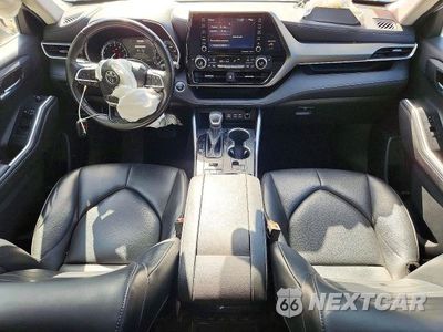 Zdjęcie 8 z 13 samochodu: 2022 TOYOTA HIGHLANDER XLE VIN:5TDGZRBH5NS580930 - miniatura