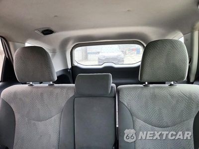 Zdjęcie 10 z 13 samochodu: 2012 TOYOTA PRIUS V THREE VIN:JTDZN3EU0C3058683 - miniatura