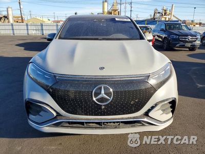 Piąte zdjęcie samochodu w środku: 2023 MERCEDES-BENZ EQS SUV 580 4MATIC VIN:4JGDM4EB3PA014739 - miniatura