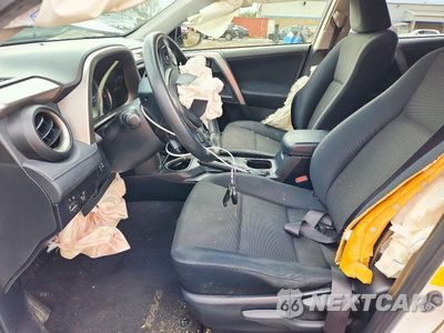 Zdjęcie 7 z 13 samochodu: 2016 TOYOTA RAV4 LE VIN:JTMBFREV0GJ058064 - miniatura
