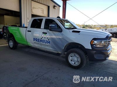 Czwarte zdjęcie samochodu z boku: 2023 RAM 2500 TRADESMAN VIN:3C6UR5HL7PG631411 - miniatura