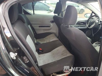 Zdjęcie 10 z 13 samochodu: 2013 TOYOTA PRIUS C TWO VIN:JTDKDTB33D1531148 - miniatura