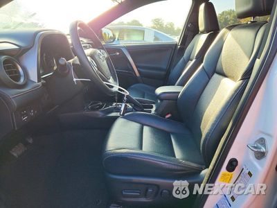 Zdjęcie 7 z 13 samochodu: 2018 TOYOTA RAV4 HV SE VIN:JTMJJREV6JD224622 - miniatura