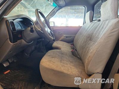 Zdjęcie 7 z 12 samochodu: 2001 TOYOTA TACOMA BASE VIN:5TENL42N01Z764252 - miniatura
