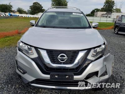 Piąte zdjęcie samochodu w środku: 2017 NISSAN ROGUE SV VIN:JN8AT2MVXHW006219 - miniatura