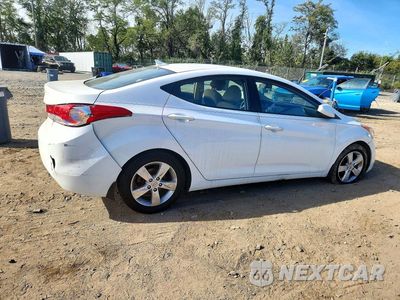 Trzecie zdjęcie samochodu z tyłu: 2013 HYUNDAI ELANTRA GLS VIN:5NPDH4AE0DH406445 - miniatura