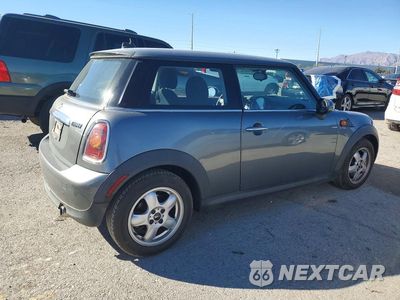 Trzecie zdjęcie samochodu z tyłu: 2010 MINI COOPER VIN:WMWMF3C5XATZ23379 - miniatura