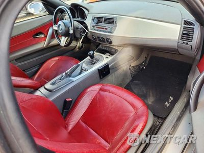 Zdjęcie 8 z 13 samochodu: 2003 BMW Z4 3.0 VIN:4USBT53413LT21215 - miniatura