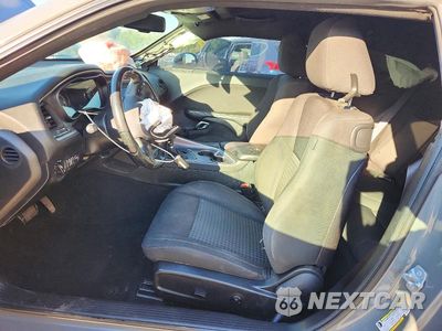 Zdjęcie 7 z 12 samochodu: 2019 DODGE CHALLENGER SXT VIN:2C3CDZAGXKH716926 - miniatura