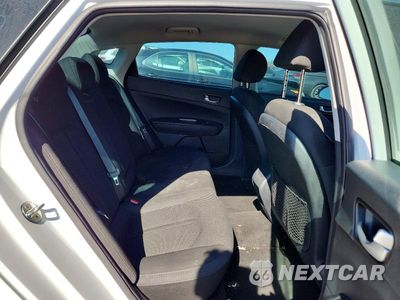 Zdjęcie 10 z 12 samochodu: 2019 KIA OPTIMA LX VIN:5XXGT4L32KG377918 - miniatura