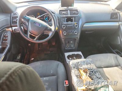 Zdjęcie 8 z 13 samochodu: 2016 FORD EXPLORER POLICE INTERCEPTOR VIN:1FM5K8AR6GGA28457 - miniatura