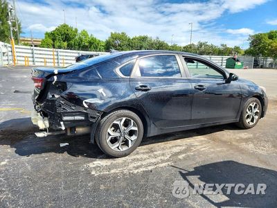 Trzecie zdjęcie samochodu z tyłu: 2019 KIA FORTE LXS VIN:3KPF24AD8KE032671 - miniatura