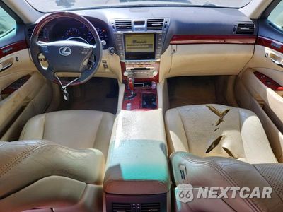 Zdjęcie 8 z 12 samochodu: 2011 LEXUS LS 460 VIN:JTHBL5EF4B5102576 - miniatura