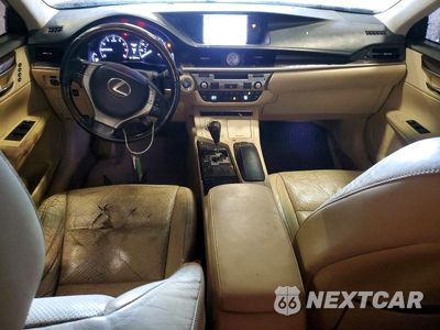 Zdjęcie 8 z 12 samochodu: 2013 LEXUS ES 350 VIN:JTHBK1GG8D2051668 - miniatura