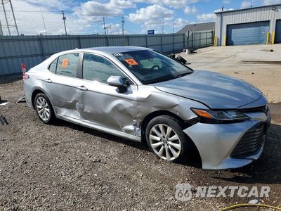 Czwarte zdjęcie samochodu z boku: 2019 TOYOTA CAMRY LE VIN:4T1B11HK1KU856836 - miniatura