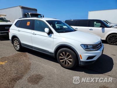 Czwarte zdjęcie samochodu z boku: 2018 VOLKSWAGEN TIGUAN S VIN:3VV1B7AX5JM119486 - miniatura