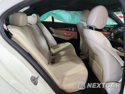 Zdjęcie 10 z 12 samochodu: 2017 MERCEDES-BENZ E 300 4MATIC VIN:WDDZF4KB4HA065635 - miniatura