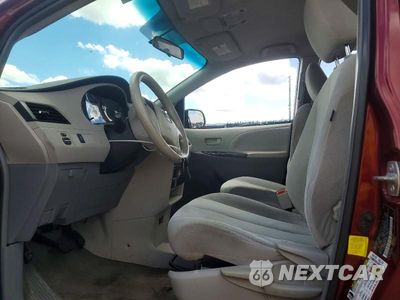 Zdjęcie 7 z 13 samochodu: 2012 TOYOTA SIENNA LE 8-PASSENGER VIN:5TDKA3DC4CS013847 - miniatura
