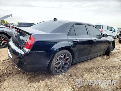 Trzecie zdjęcie samochodu z tyłu: 2016 CHRYSLER 300 S VIN:2C3CCAGG2GH296579 - miniatura
