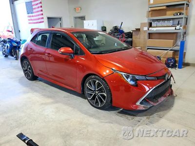 Czwarte zdjęcie samochodu z boku: 2019 TOYOTA COROLLA HATCHBACK XSE VIN:JTNK4RBE4K3034045 - miniatura