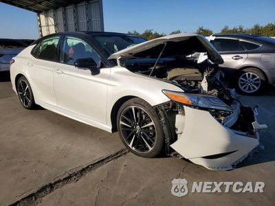 Czwarte zdjęcie samochodu z boku: 2020 TOYOTA CAMRY XSE V6 VIN:4T1KZ1AK2LU047088 - miniatura