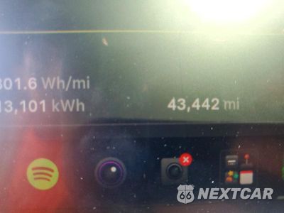 Zdjęcie 9 z 12 samochodu: 2024 TESLA MODEL Y VIN:7SAYGDEF3RA299064 - miniatura