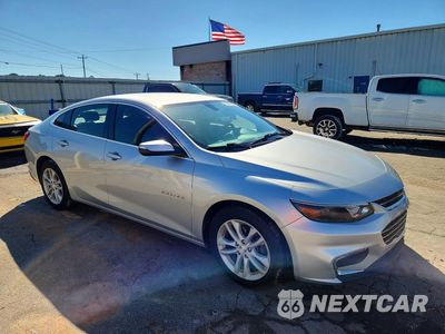 Czwarte zdjęcie samochodu z boku: 2018 CHEVROLET MALIBU LT VIN:1G1ZD5ST4JF244886 - miniatura