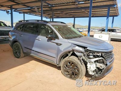 Czwarte zdjęcie samochodu z boku: 2023 KIA SORENTO S VIN:5XYRLDLC0PG220352 - miniatura