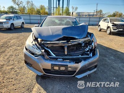 Piąte zdjęcie samochodu w środku: 2017 NISSAN ALTIMA 2.5 VIN:1N4AL3AP3HN355564 - miniatura