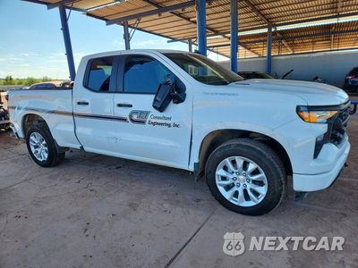 Czwarte zdjęcie samochodu z boku: 2024 CHEVROLET SILVERADO C1500 CUSTOM VIN:1GCRABEK8RZ341682 - miniatura