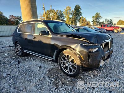 Czwarte zdjęcie samochodu z boku: 2024 BMW X7 XDRIVE40I VIN:5UX23EM05R9V05014 - miniatura