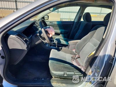 Zdjęcie 7 z 12 samochodu: 2004 HONDA ACCORD EX VIN:1HGCM56734A039962 - miniatura