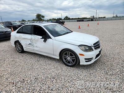 Czwarte zdjęcie samochodu z boku: 2014 MERCEDES-BENZ C 250 VIN:WDDGF4HB5EG250882 - miniatura