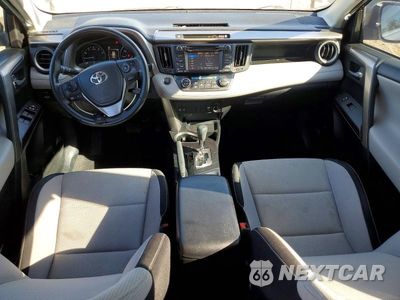 Zdjęcie 8 z 13 samochodu: 2017 TOYOTA RAV4 XLE VIN:JTMRFREV9HJ166750 - miniatura