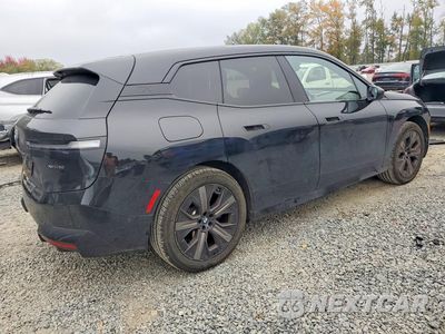Trzecie zdjęcie samochodu z tyłu: 2025 BMW IX XDRIVE50 VIN:WB523CF06SCU18357 - miniatura