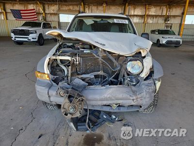 Piąte zdjęcie samochodu w środku: 2005 JEEP LIBERTY SPORT VIN:1J4GL48525W681175 - miniatura