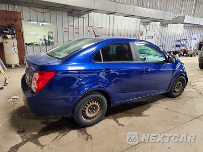 Trzecie zdjęcie samochodu z tyłu: 2014 CHEVROLET SONIC LS VIN:1G1JA5SHXE4114100 - miniatura