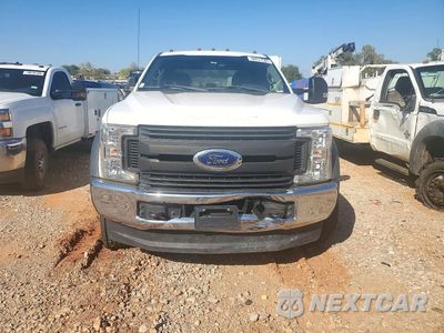 Piąte zdjęcie samochodu w środku: 2018 FORD F550 SUPER DUTY VIN:1FD0W5HT3JEC25085 - miniatura