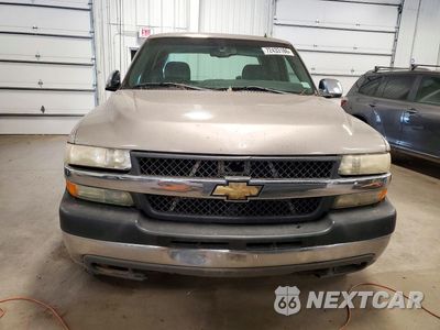 Piąte zdjęcie samochodu w środku: 2001 CHEVROLET SILVERADO K2500 HEAVY DUTY VIN:1GCHK23U31F142087 - miniatura
