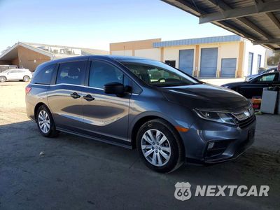 Czwarte zdjęcie samochodu z boku: 2020 HONDA ODYSSEY LX VIN:5FNRL6H28LB013057 - miniatura