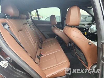 Zdjęcie 10 z 12 samochodu: 2023 ALFA ROMEO STELVIO TI VIN:ZASPAKBN1P7D54389 - miniatura