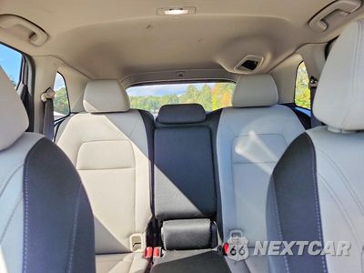 Zdjęcie 10 z 14 samochodu: 2024 HONDA CR-V EX VIN:2HKRS4H42RH434145 - miniatura