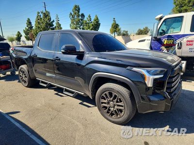 Czwarte zdjęcie samochodu z boku: 2026 TOYOTA TUNDRA SR5 VIN:5TFLA5DB7TX430848 - miniatura
