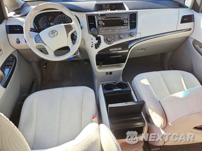 Zdjęcie 8 z 13 samochodu: 2011 TOYOTA SIENNA LE VIN:5TDKK3DC6BS096127 - miniatura